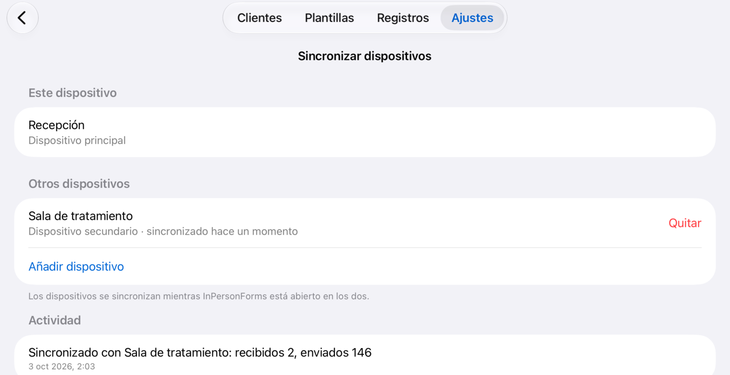 Sincronizar dispositivos en el dispositivo principal: Sala de tratamiento sincronizada hace un momento, con Quitar a su lado y la lista de actividad debajo